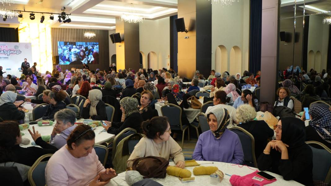 Fatih'te '2. Örgü Yarışması’na büyük ilgi: 500 kadın el emeği için yarıştı 2